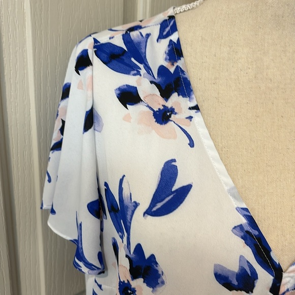 EUC Torrid White, Blue & Pink Floral Blouse - Picture 11 of 13